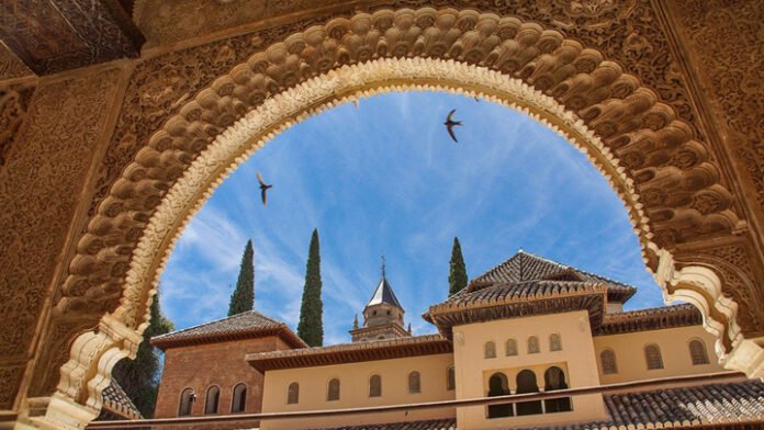 hoteles-de-lujo-y-centenarios-para-vivir-un-verano-diferente-en-espana